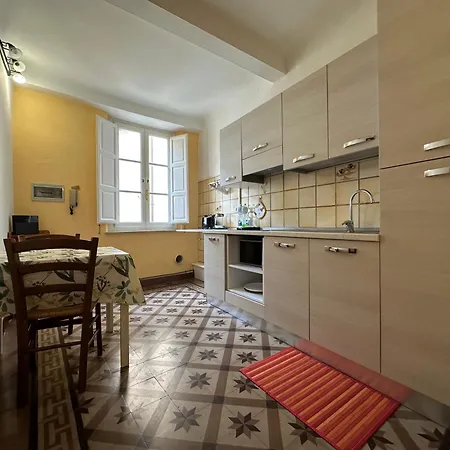 Bilocale Economico, In Pieno Centro A Apartment Lucca